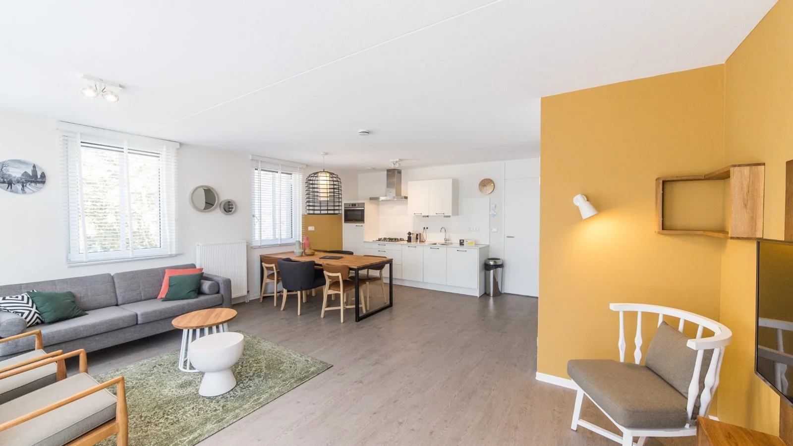 De woonkamer van het appartement bij Dormio Maastricht